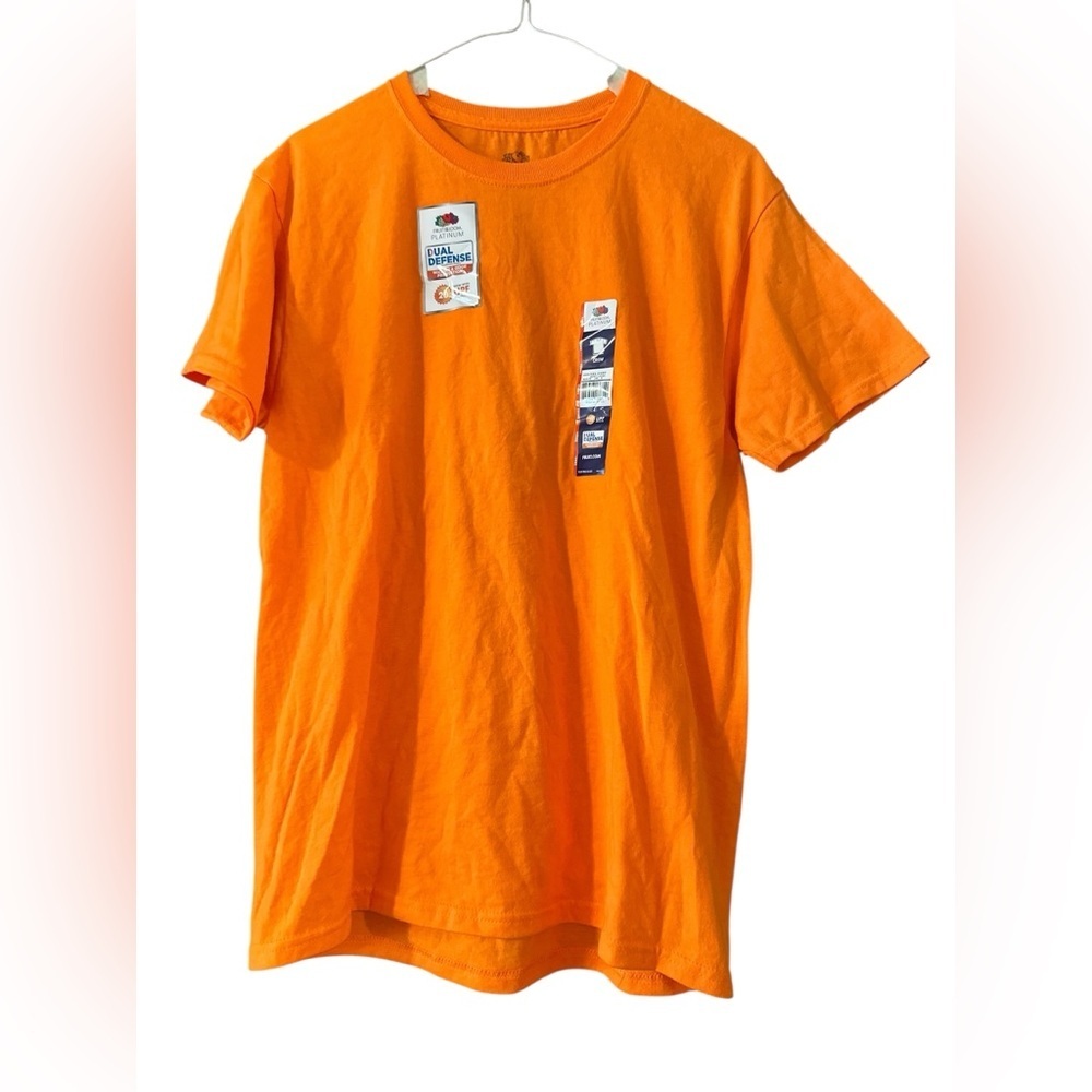 Fruit of the Loom Men’s T Shirt Size Small - NWT​​